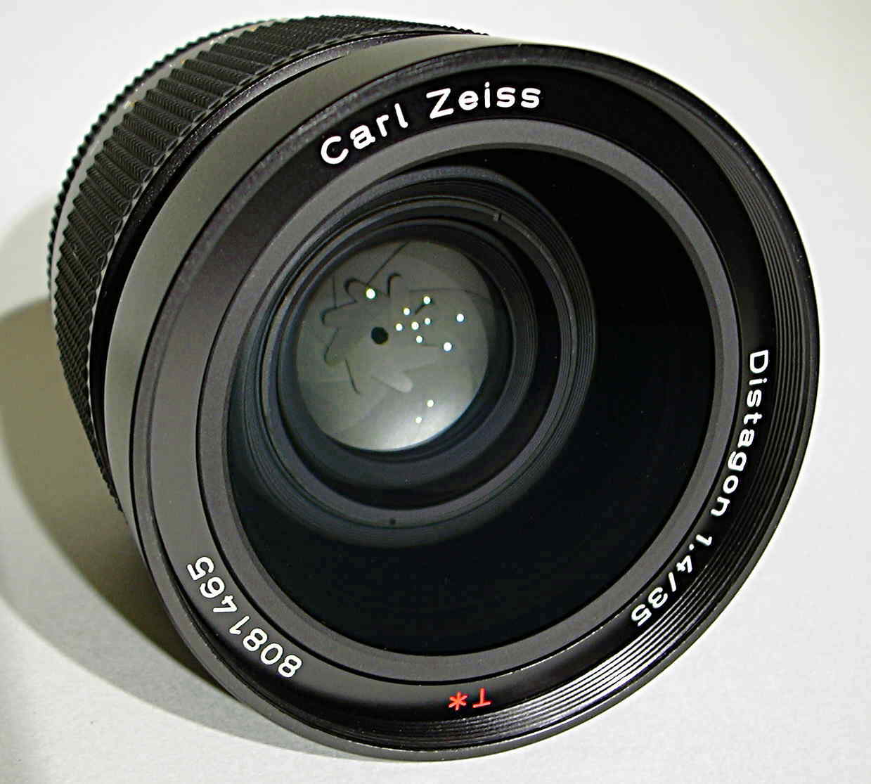 Carl Zeiss Distagon T* 35mm f1.4 Contax (front)