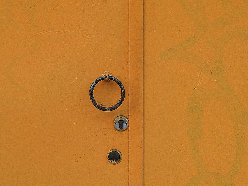 yellow door knob.JPG