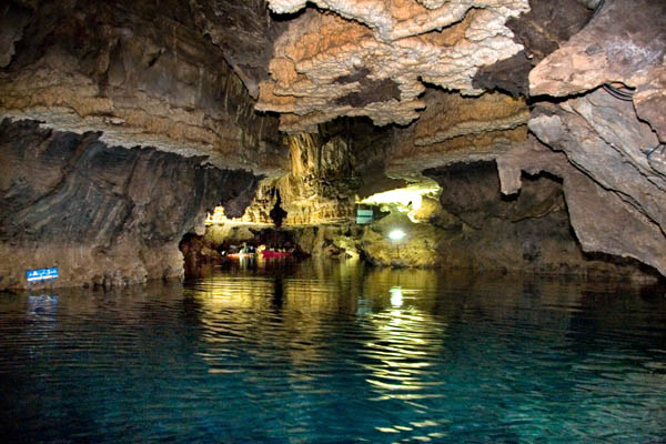 Alisadr Cave