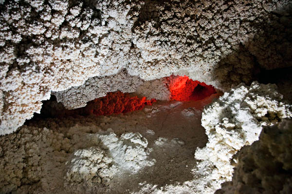 Chal Nakhjir Cave