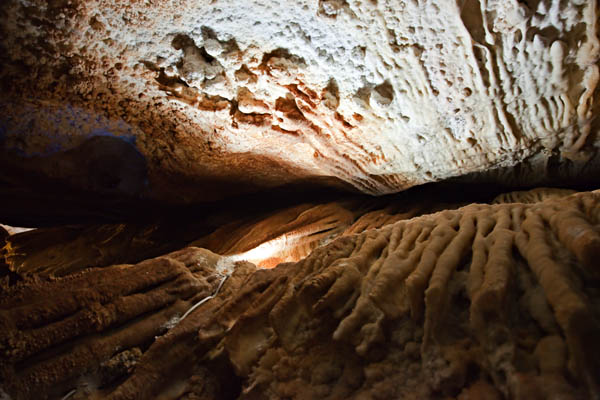 Chal Nakhjir Cave