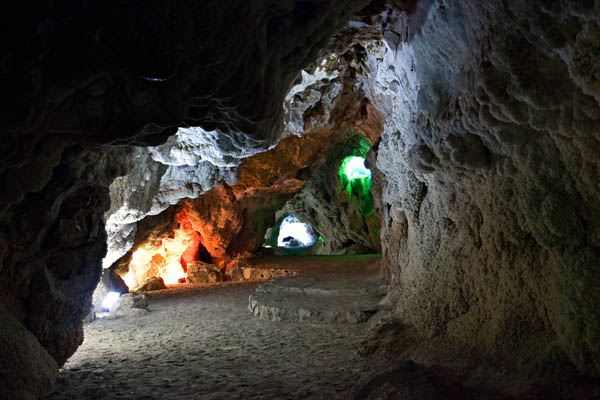 Chal Nakhjir Cave