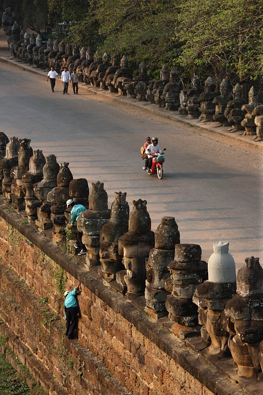 Alley to the South Gate
