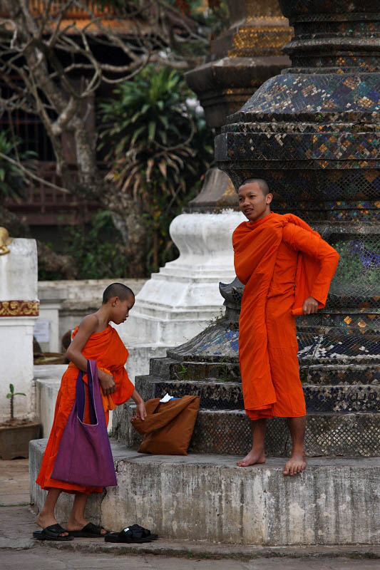 Monks at Wat Xieng Thong