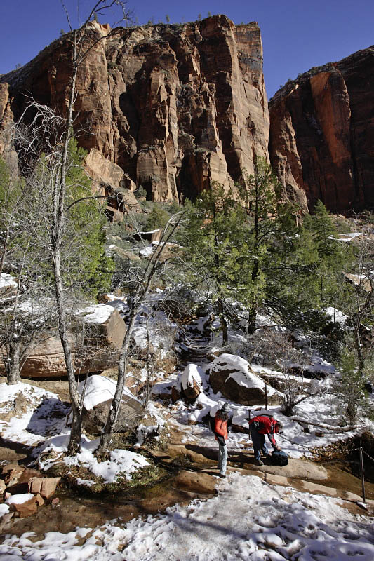 On the way to Upper Emerald Pool