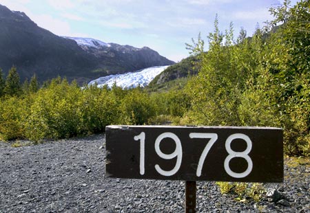 ALASKAN ATTRACTIONS PART II: SLED DOG RACING, SALMON BAKES AND RIDING IN A GLACIER'S WAKE