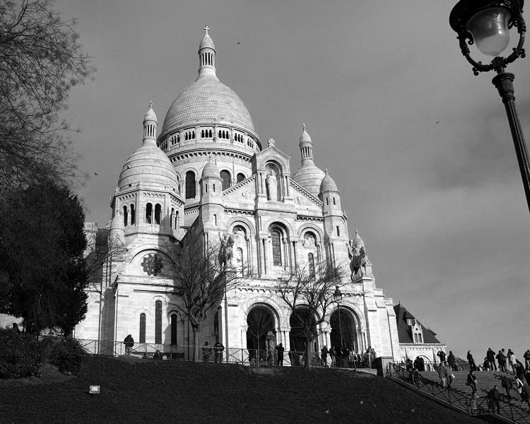 LaBasiliqueduSacreCoeurdeMontmartre-BW-1.jpg