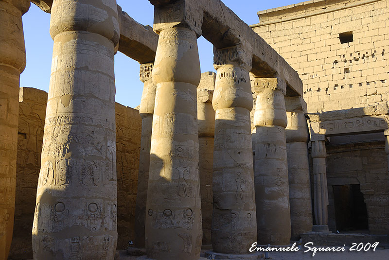 Two rows of papyrus bud columns