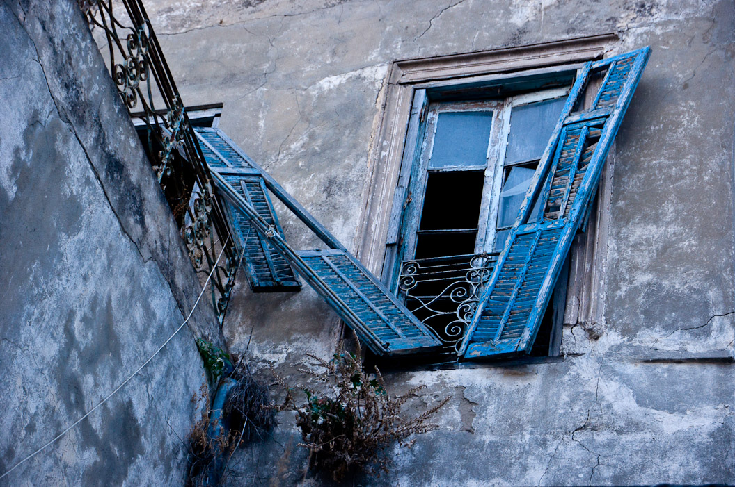 <B>Decay</B> <BR><FONT SIZE=2>Tunis, Tunisia - November 2008</FONT>