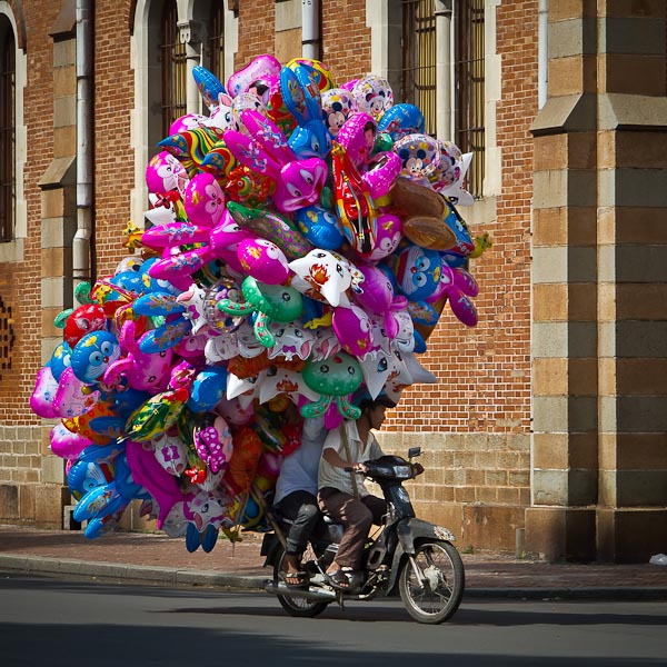 Balloon Salesmen