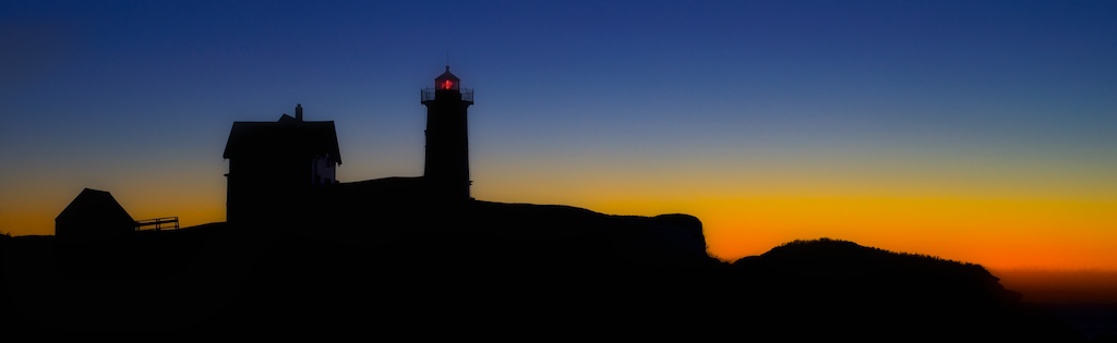 Nubble light just before sunrise