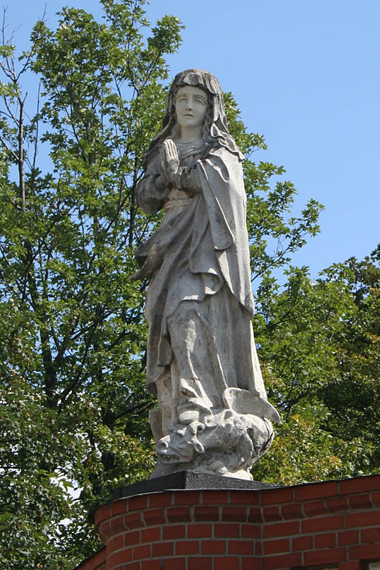 Statue