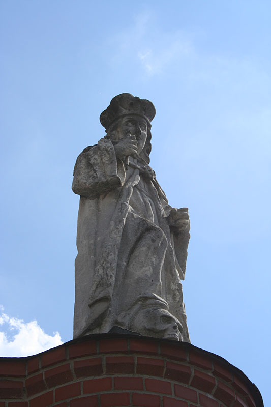 Statue