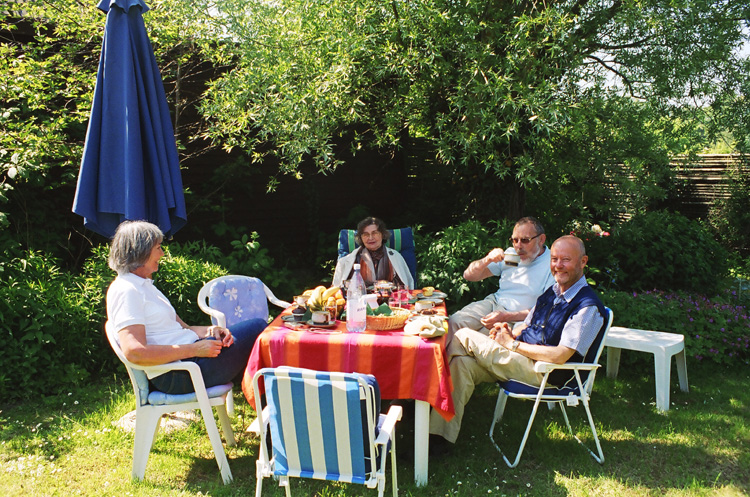 Akarp - Meet with friends