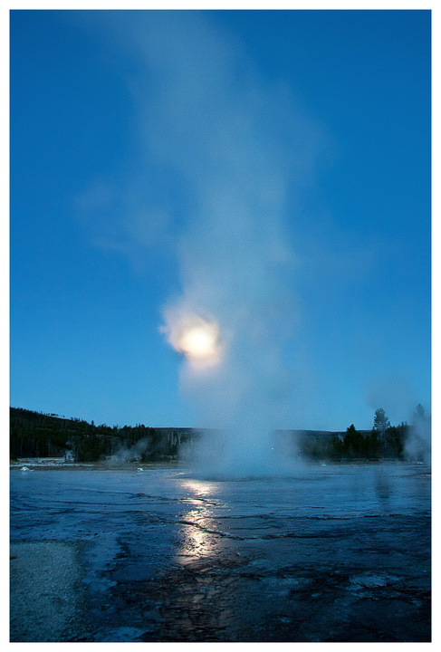 Moon glow from Daisy Geyser