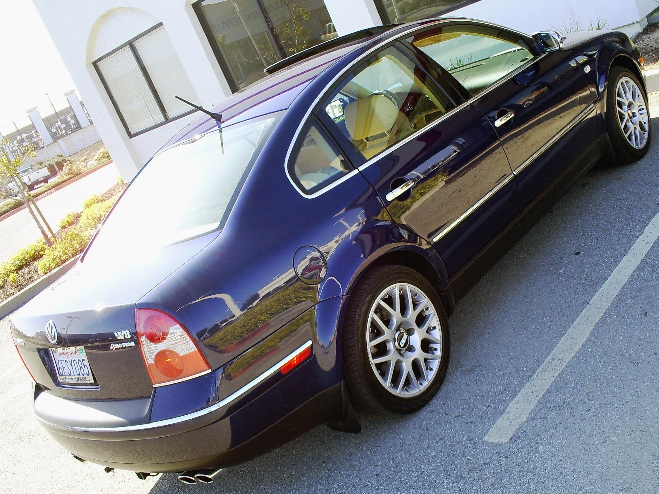 VW Passat W8 4Motion 6MT passenger side