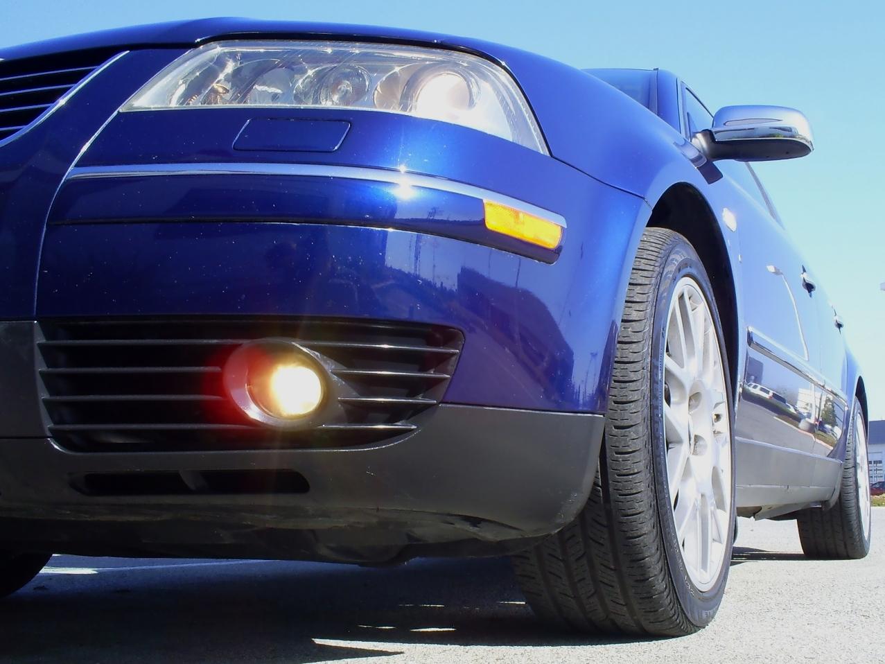 VW Passat W8 4Motion 6MT with HID headlights