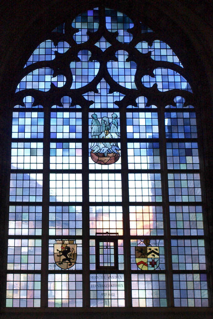 Hulst, RK Willibrorduskerk raam 3, 2008.jpg