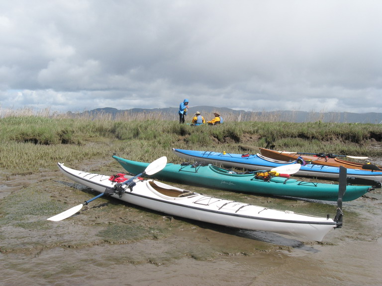 After a bumpy crossing, haulout for lunch on Russian Island.