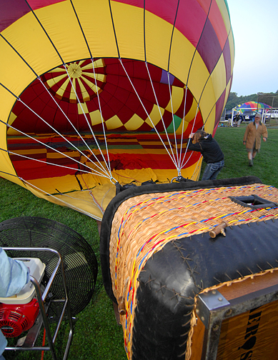 Inflating_9682.jpg
