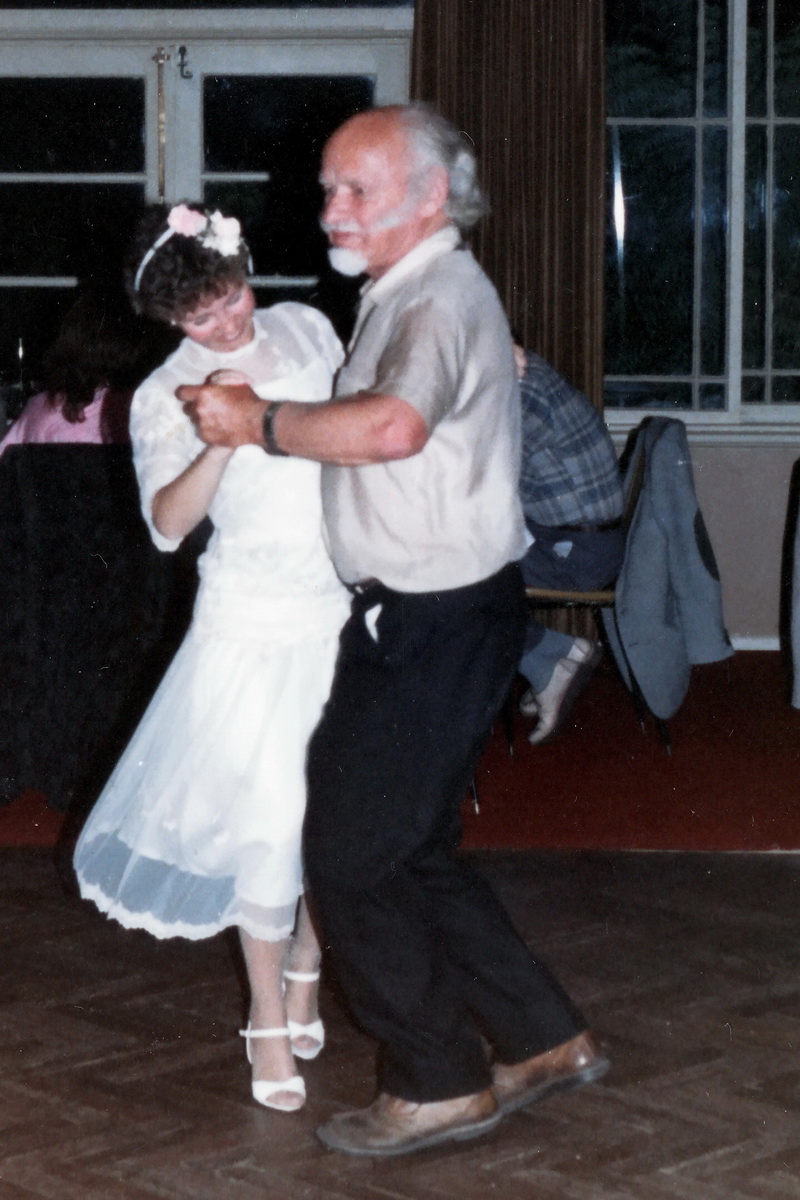 Jasmine & Lee Buchanan kicking up their heels