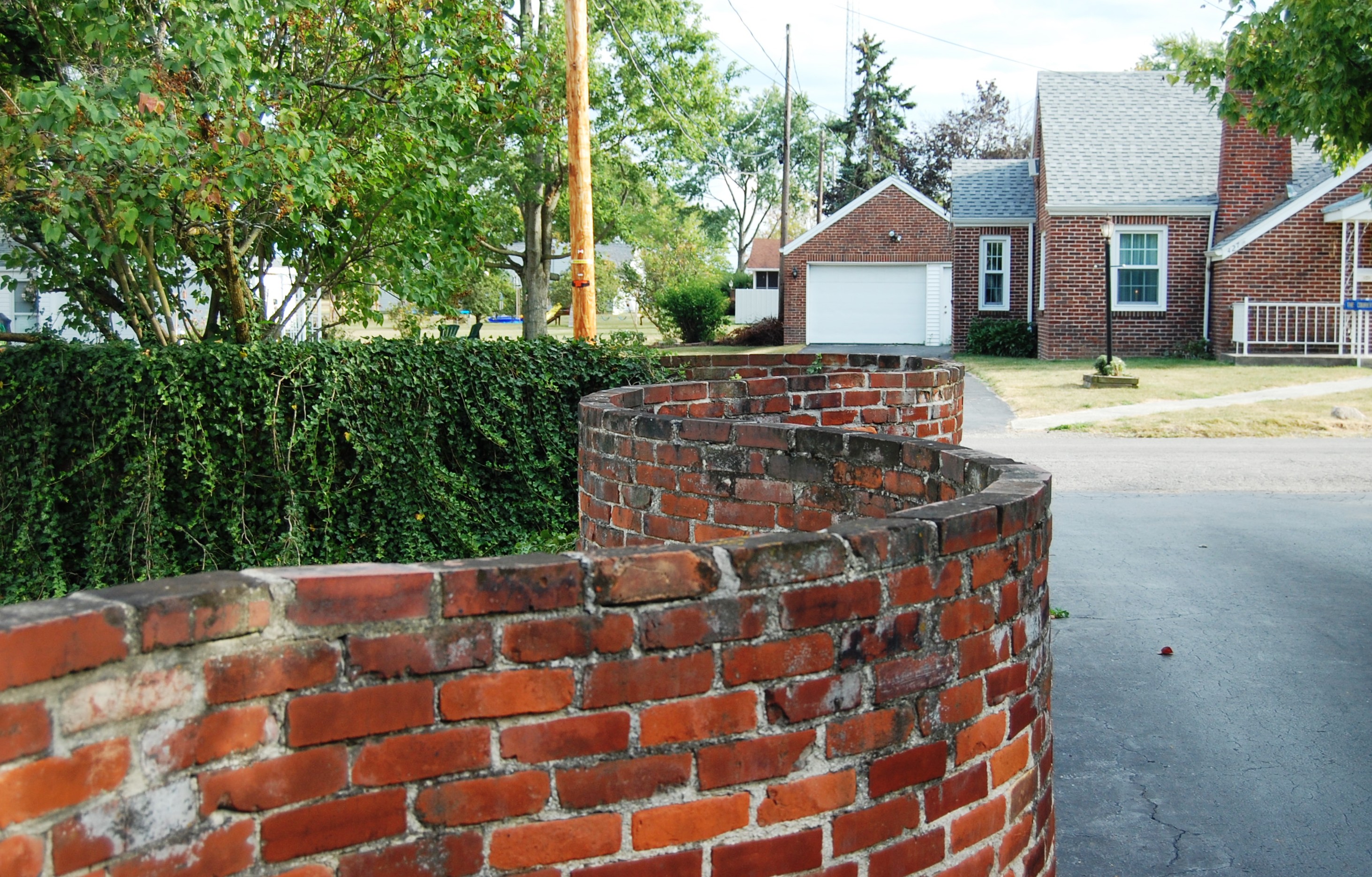 Rebeccas serpentine wall