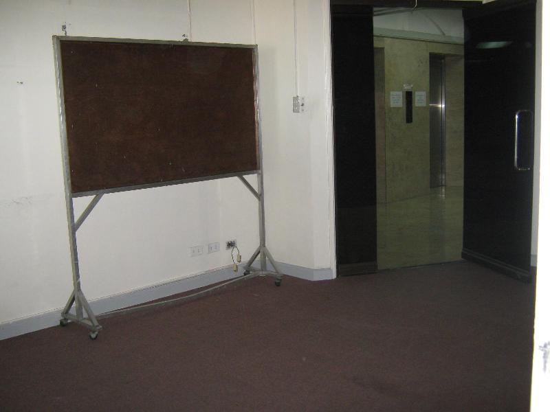 127 sq.m., Legaspi Office for Lease