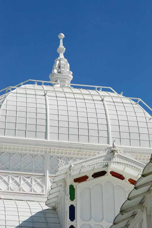 San Francisco Conservatory of Flowers, 16,800 window panes