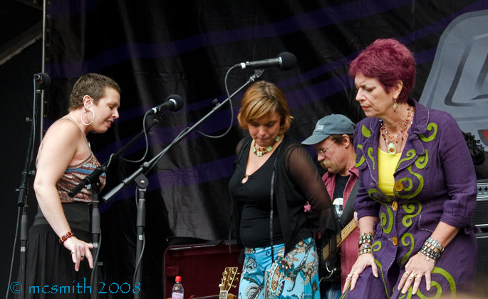 Angel Band Grovin to Chum