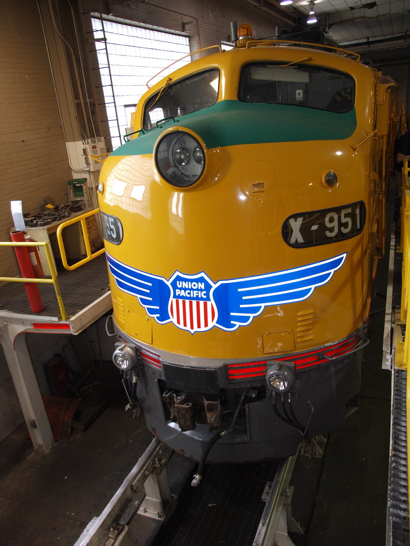 EMD E9 951 @ UP-Steam