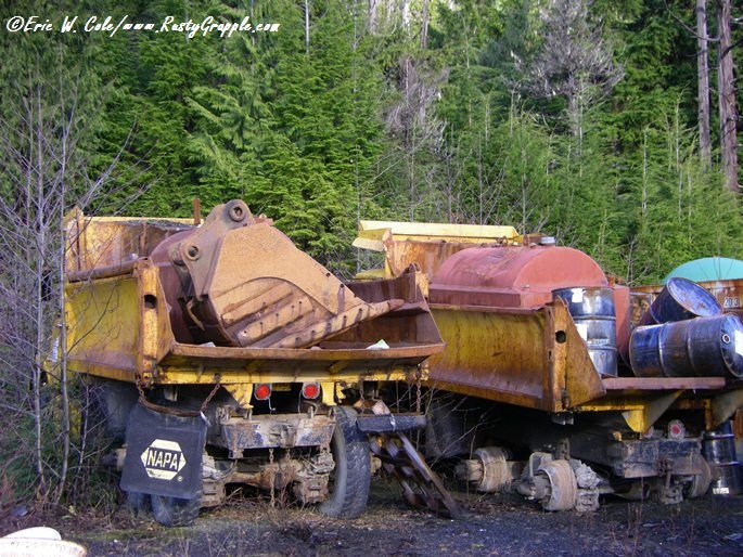 DM800 Dump Trucks