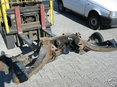 Semi trailing arm suspension