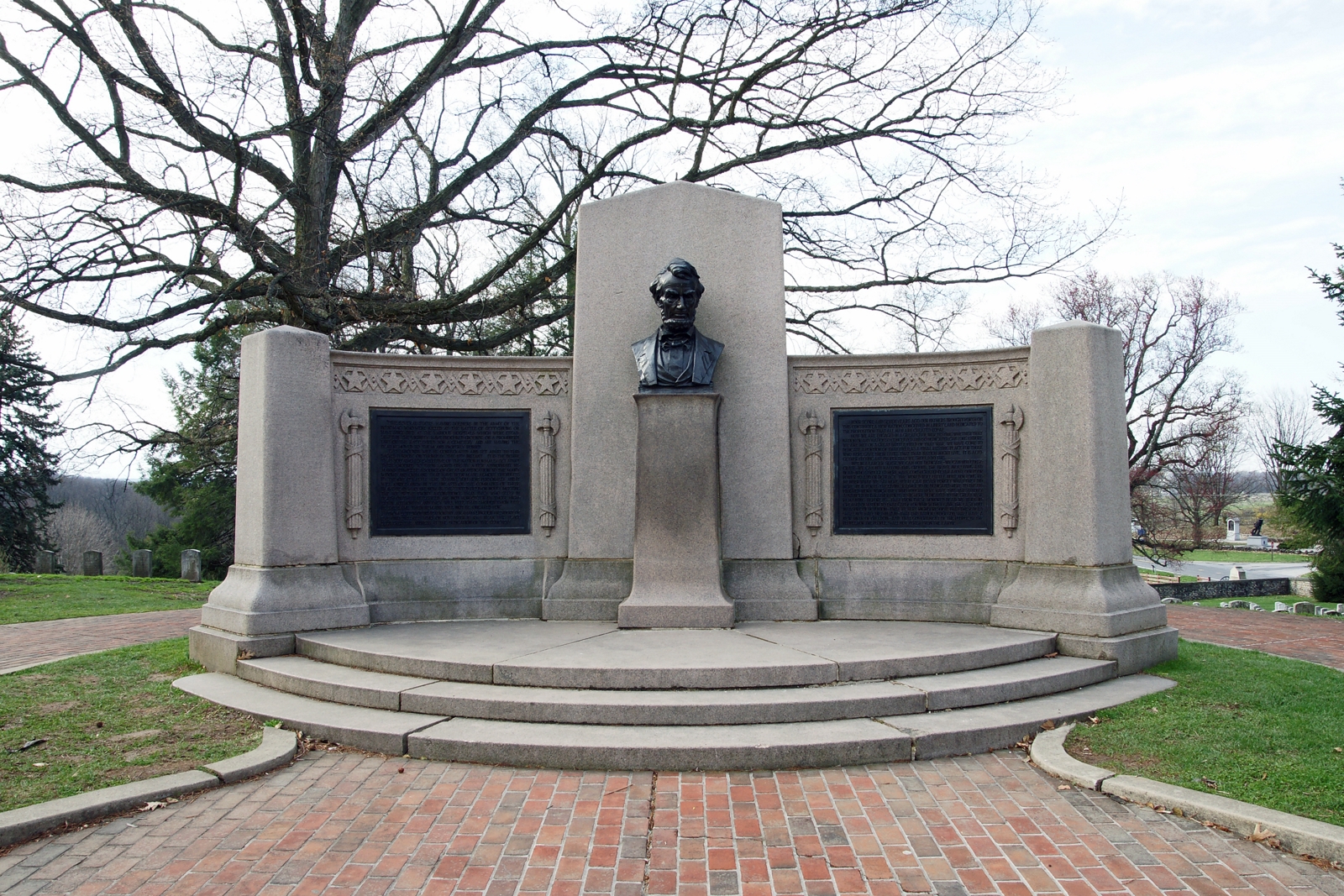 Monument recognizing Gettysburg Address