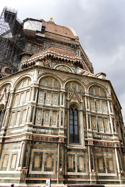 behind the Duomo (2)