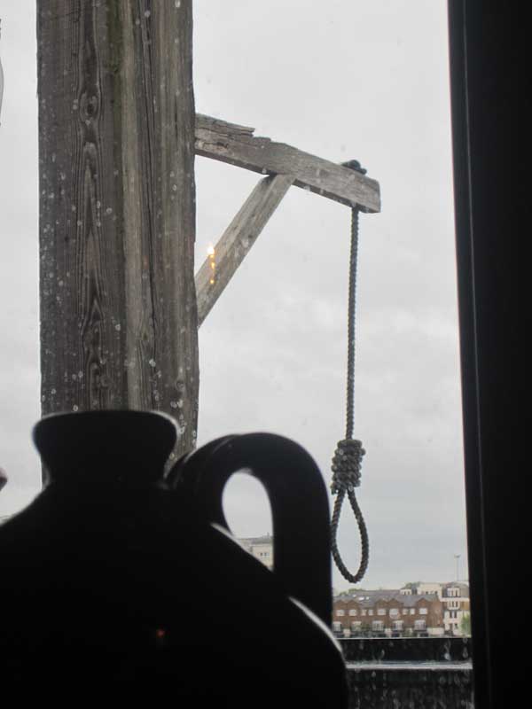 Hangman's noose outside the Prospect of Whitby