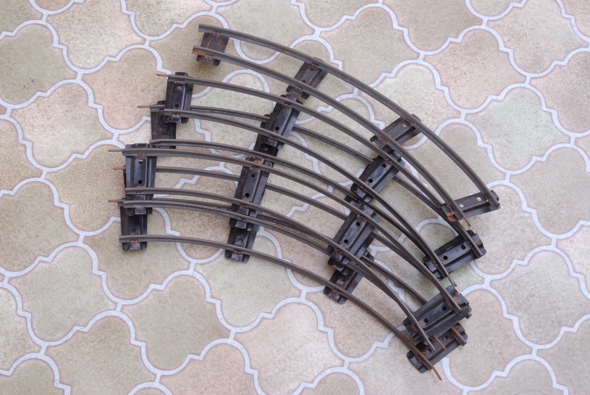 Hornby Banked Curves?