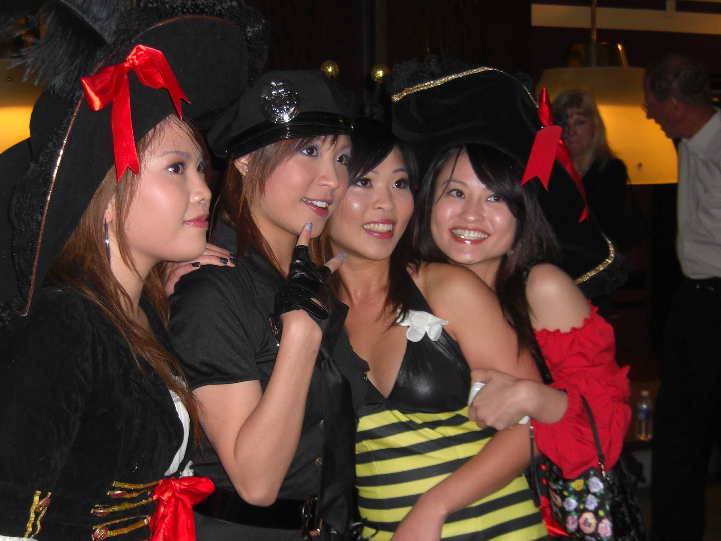 Post St., St. Francis Hotel, Saturday night
