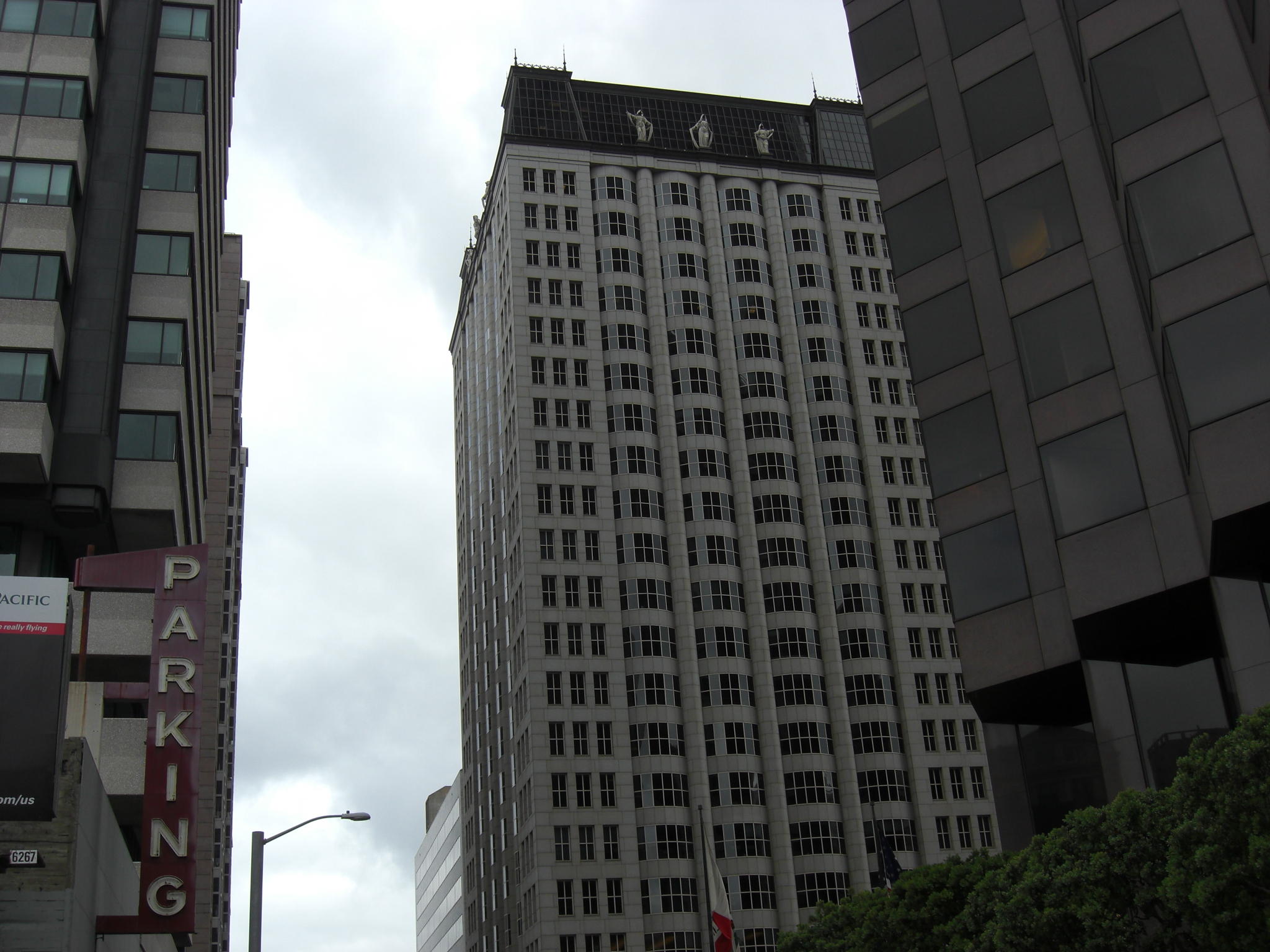 Normal, 38mm   Faceless Figures at top of the building, The Financial District