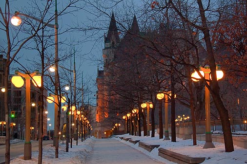 MacKenzie Avenue Streetlights 13460