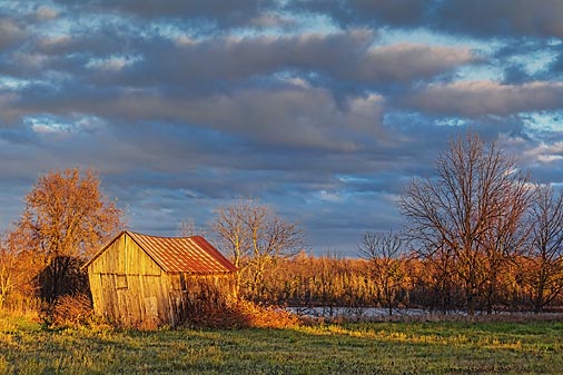 Leaning Barn 20101030