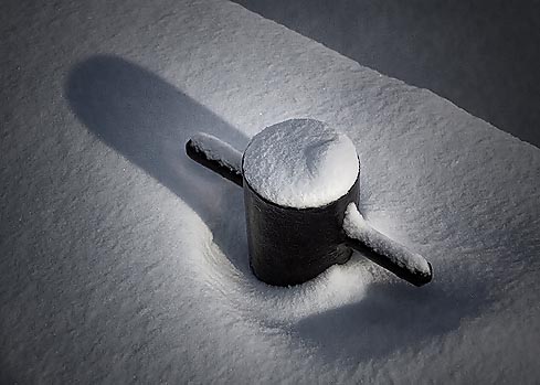 Snowed-in Dock Cleat 05148-9