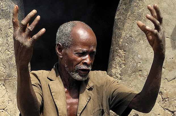 Fetish priest in the Lobi village Talawona.