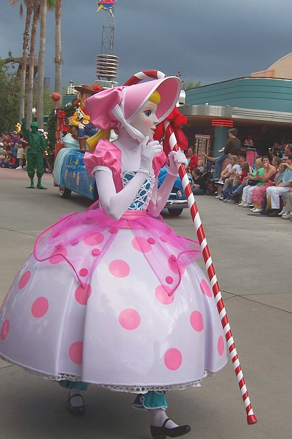 MGMXmasParadeBoPeep.jpg