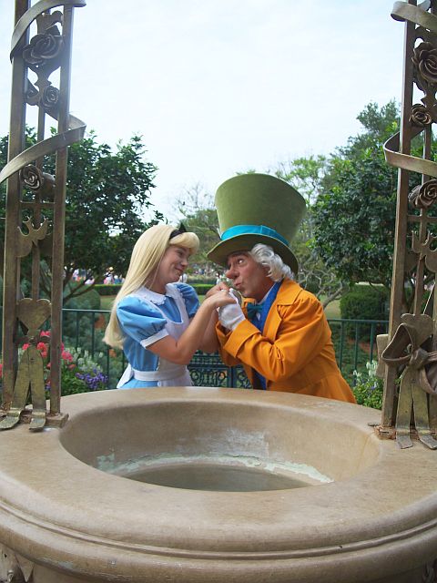 HatterAliceWishingWell3.jpg