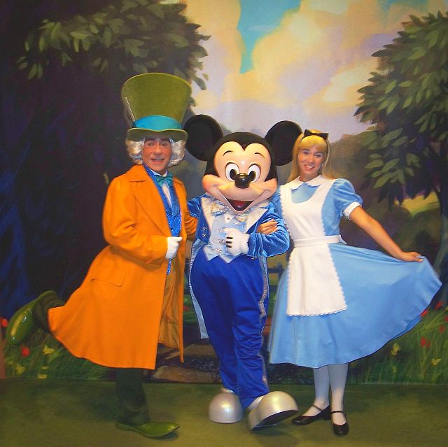 HatterMickeyAliceToontown2.jpg