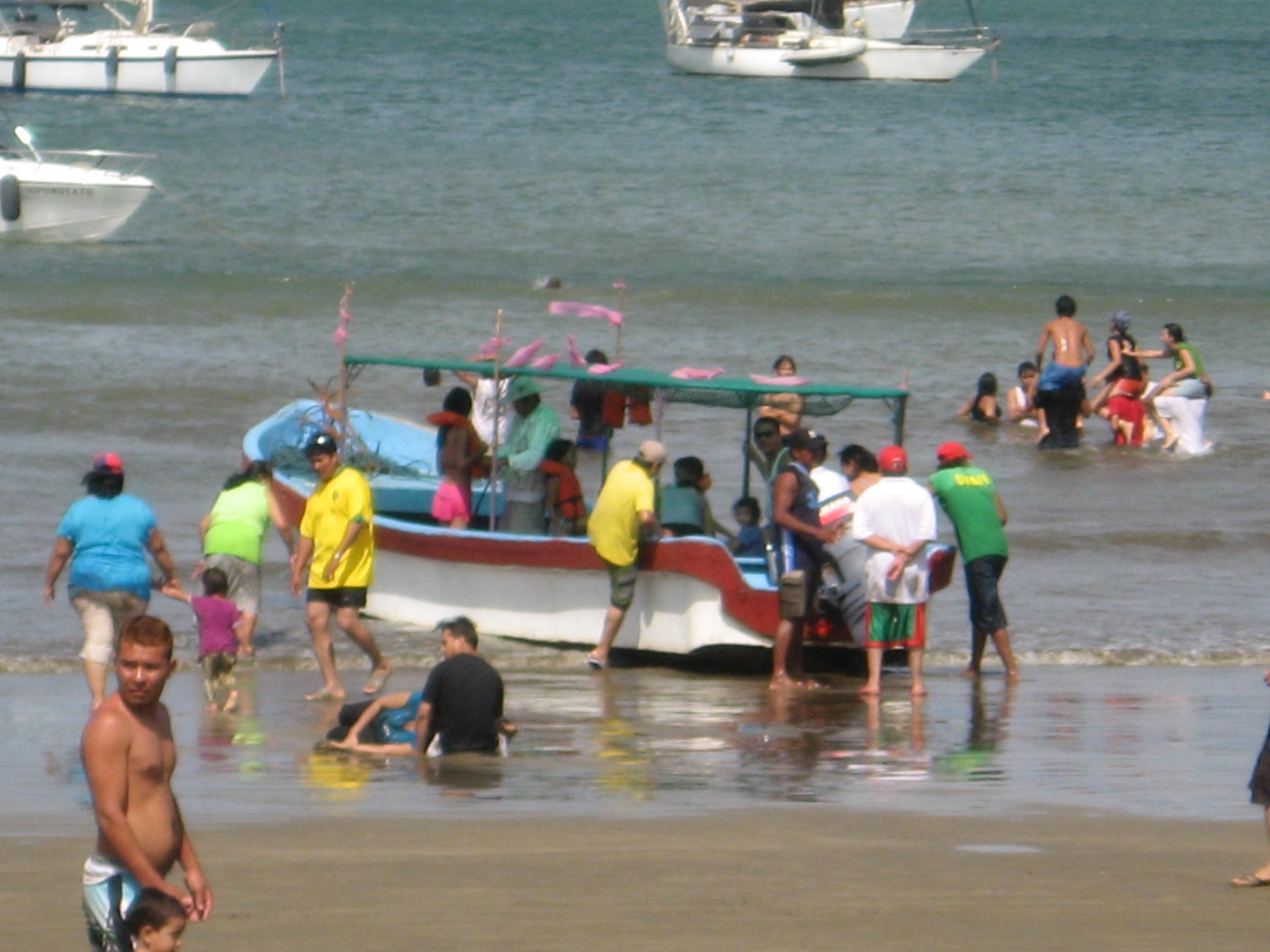 people going for a ponga ride