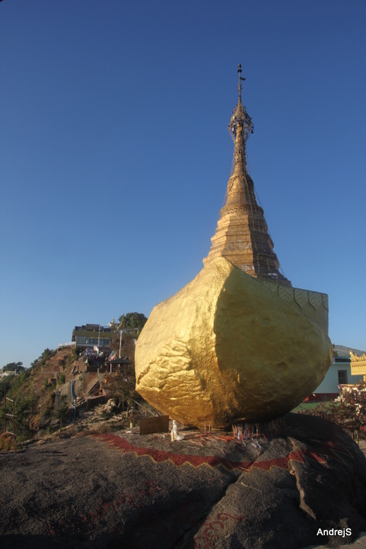 Kyaiktiyo Pagoda - Golden Rock