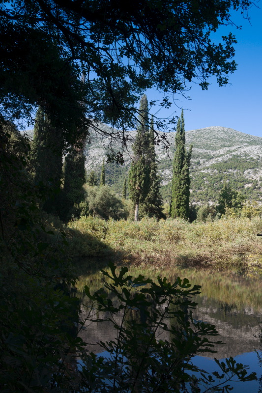 lakeavithos2sk.JPG