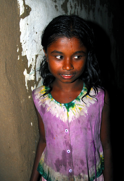 Vedda Girl Sri Lanka photo - Jonathan Thomson photos at pbase.com