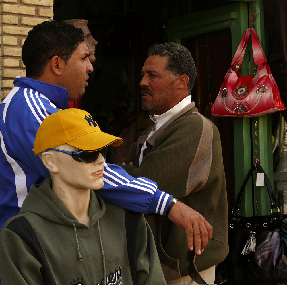  Discussion, Tozeur, Tunisia, 2008